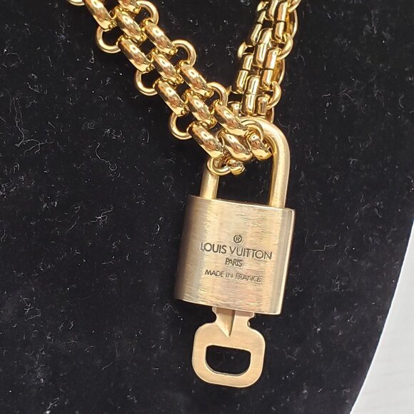 Authentic Louis Vuitton Lock & Key with Unbranded Stainless Steel Chain 100525 - Picture 5 of 13